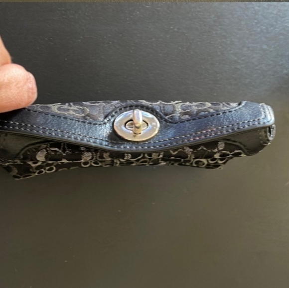 Coach mini - Picture 2 of 4